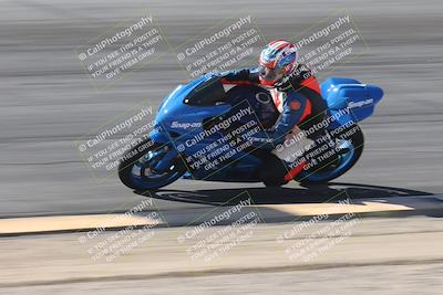 media/Oct-13-2025-Moto Forza (Mon) [[a66d839500]]/3-B Group/Session 2 (Bowl)/